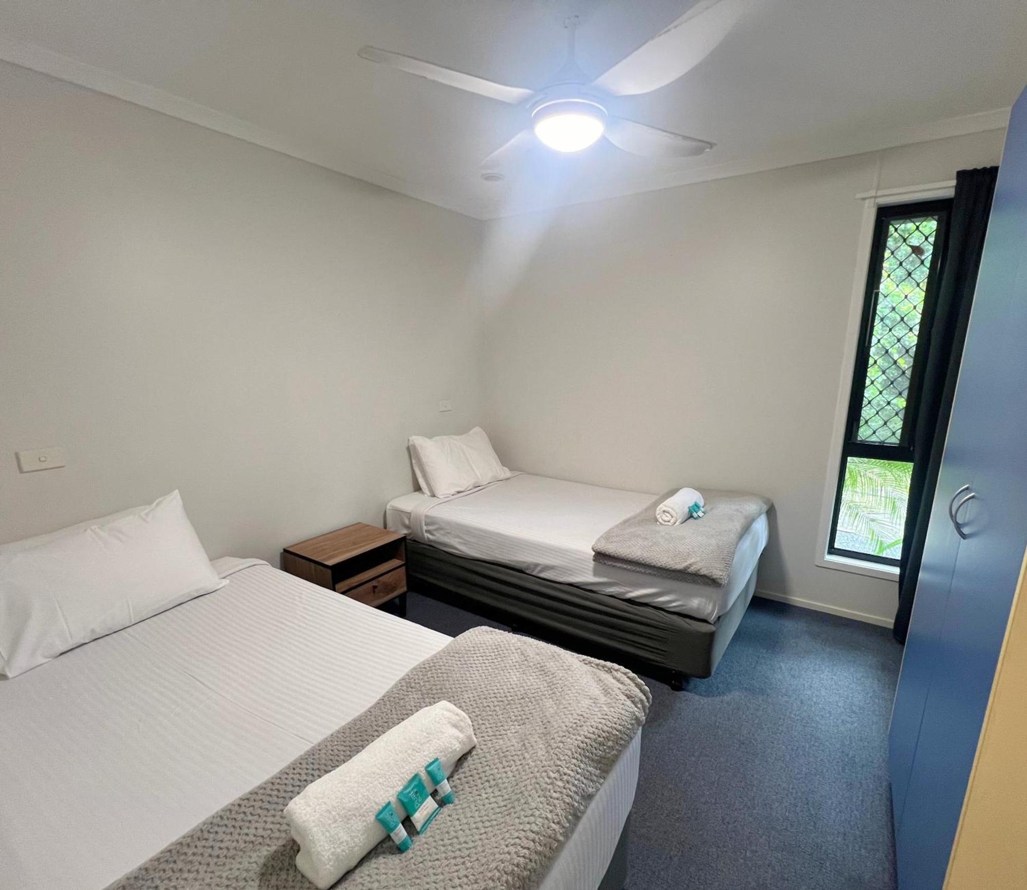 Tiona Holiday Park Екстериор снимка